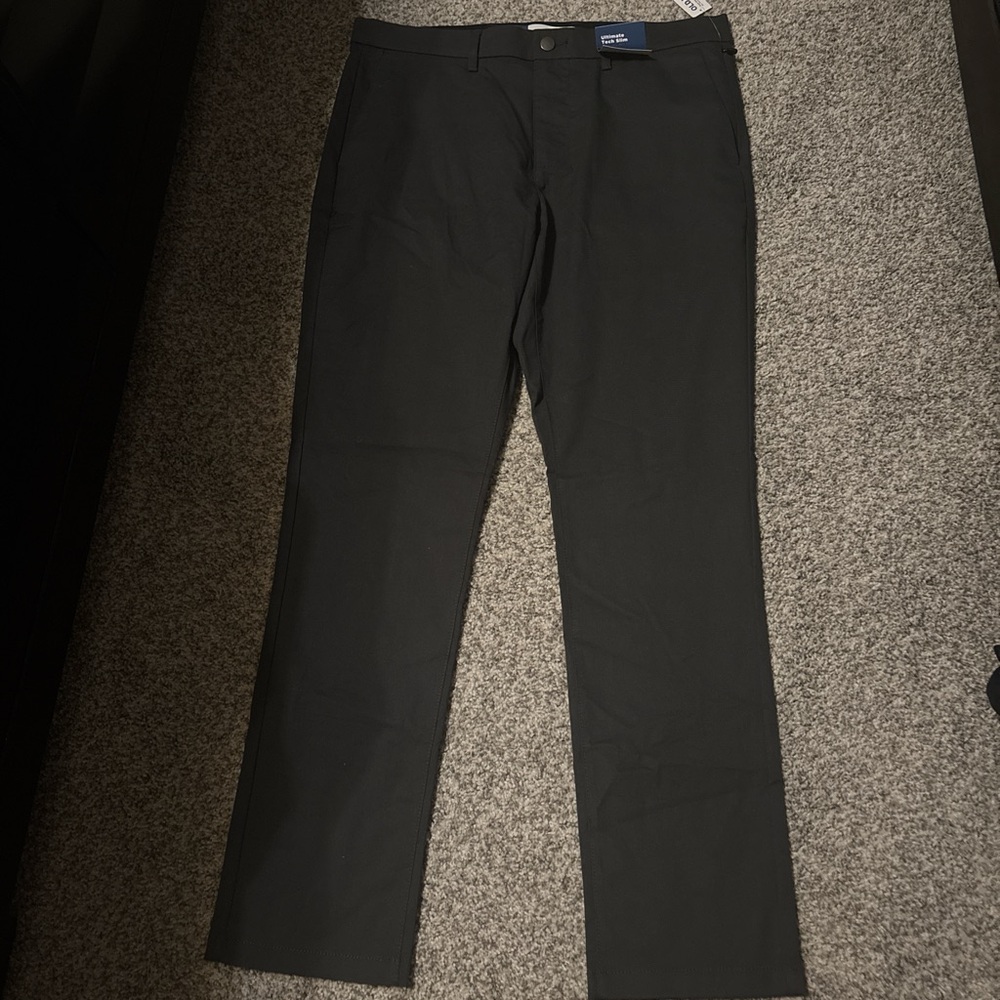 New with tags men’s dark gray chino slim fit pants 34x32